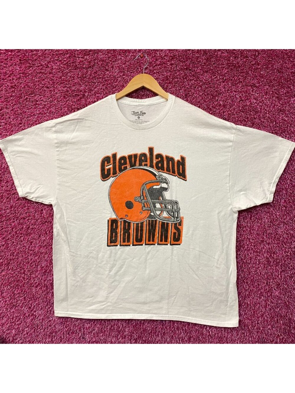 Junk Food Clothing Cleveland Browns Throwback Helmet T-Shirt XL